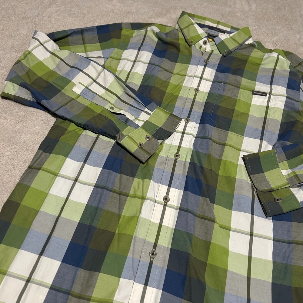 Eddie Bauer Travex Button Up Shirt Mens M Green Plaid Classic Fit Long Sleeve
